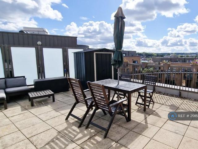 Apartment for rent in London Borough of Croydon, Waddon