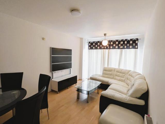 Apartment for rent in London Borough of Croydon, Waddon