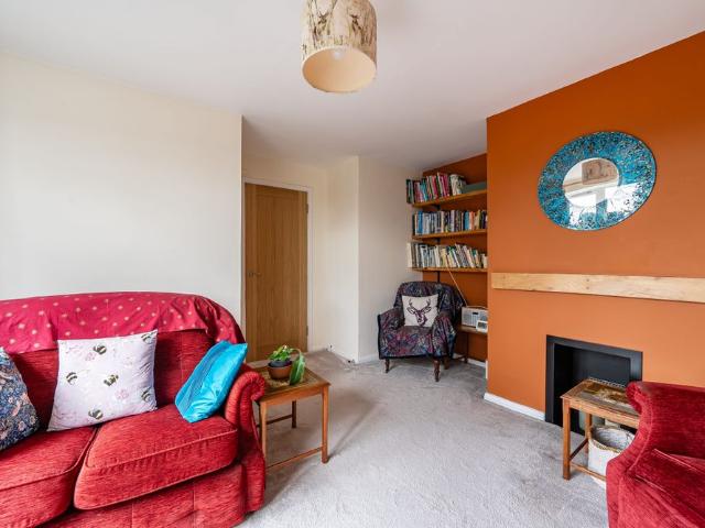House for rent in High Lane Estate, Waverley