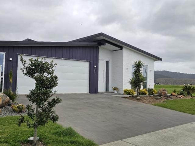 House for rent in Whitianga Waterways, Whitianga