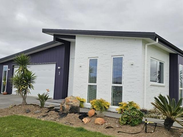 House for rent in Whitianga Waterways, Whitianga