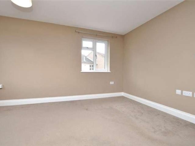 Apartment for rent in Shawfield, Guildford
