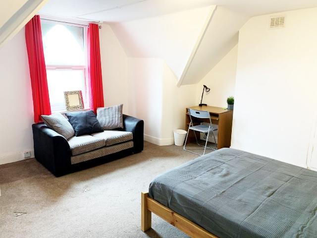 Apartment for rent in Whitley, Reading