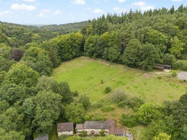 House for sale in Fole, Surrey