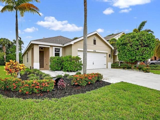 House for sale in Greenacres
