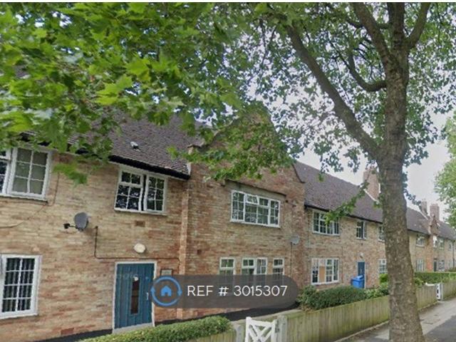 Studio for rent in Calderstones
