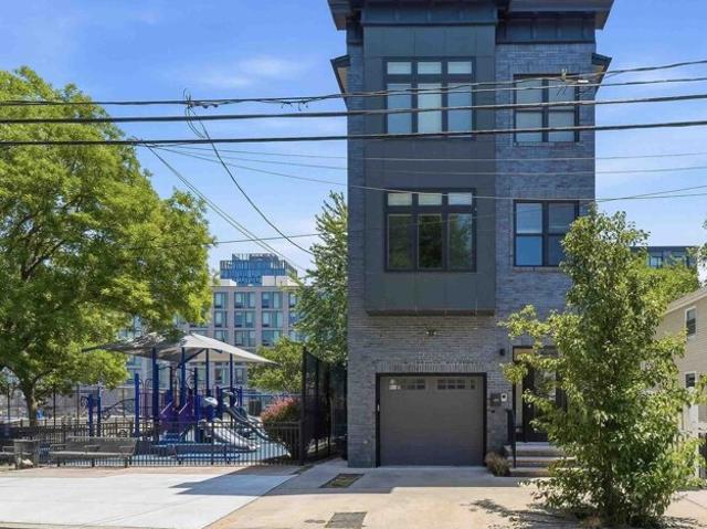 Condo for sale in Hudson, New Jersey