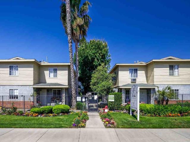 Apartment for rent in Canoga Park, California