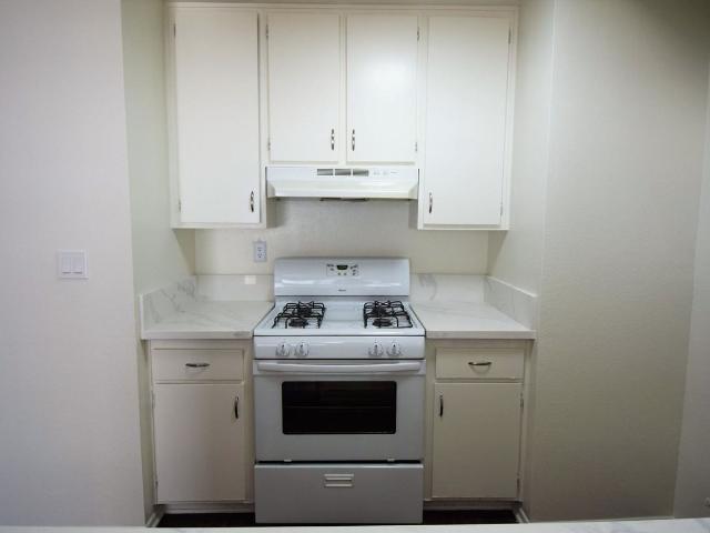 Apartment for rent in Canoga Park, California