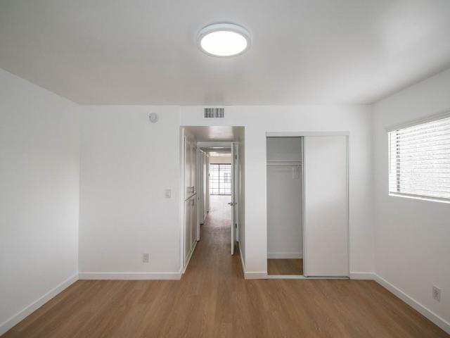 Apartment for rent in Canoga Park, California