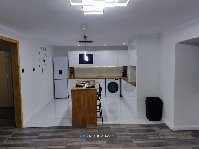 Apartment for rent in Newarthill, Scotland