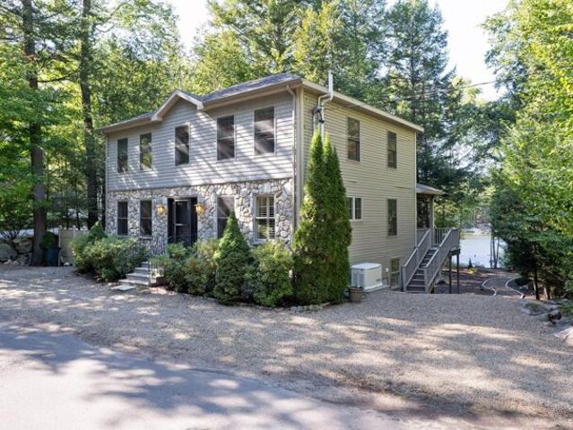 House for sale in Raymond, Maine