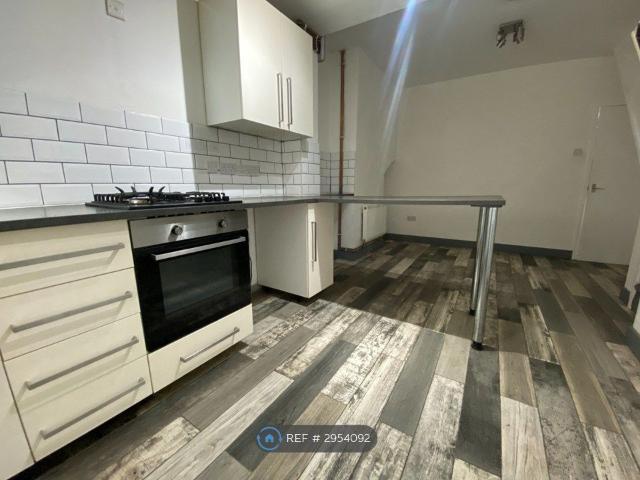 House for rent in Calderstones
