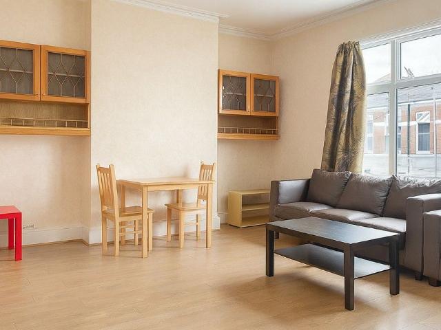 Apartment for rent in Bowes Park, Greater London