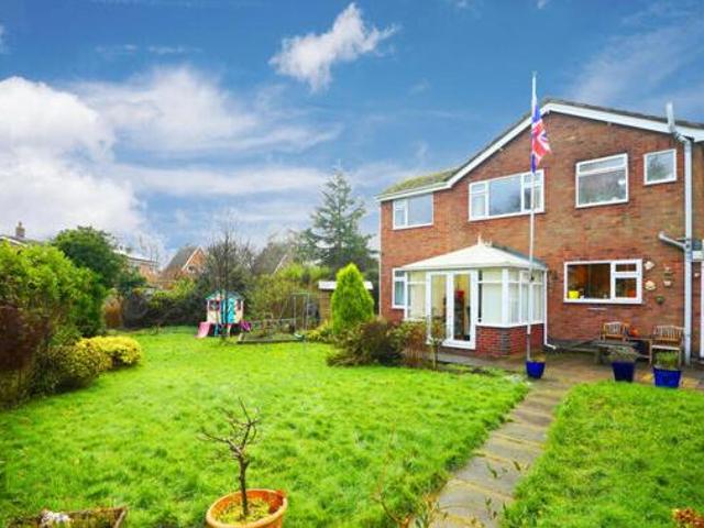 House for sale in Overslade, New Bilton