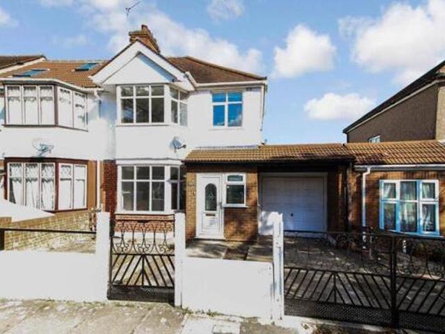 House for rent in London Borough of Ealing, Cat Hill