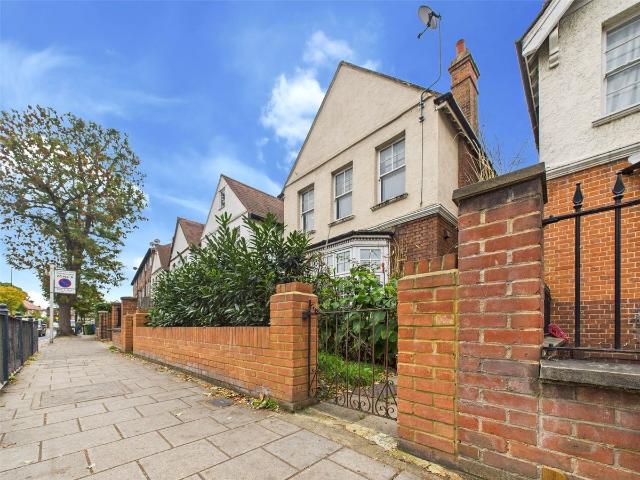 House for rent in London Borough of Richmond upon Thames, Greater London