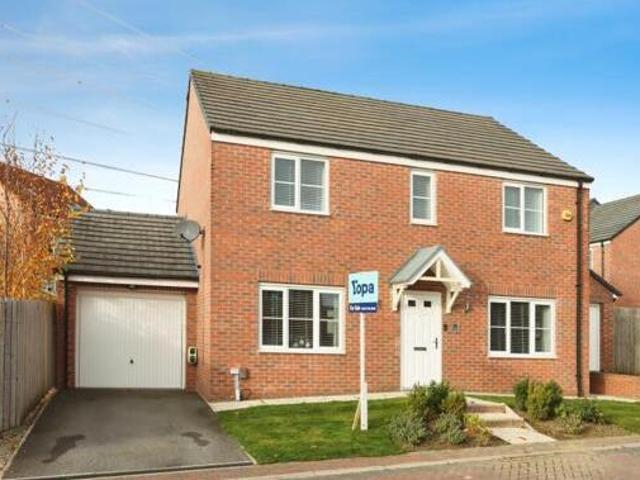 House for sale in Wrenthorpe, West Yorkshire