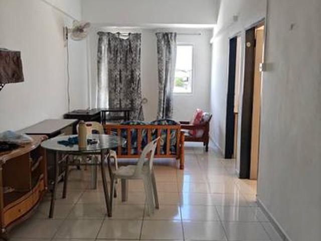 Flat for sale in Malaka
