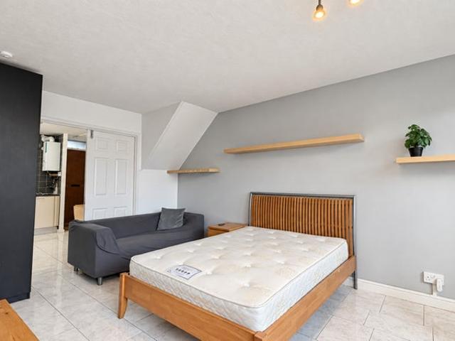 Apartment for rent in Hoxton, Greater London