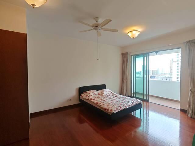 Condominium for rent in River Valley