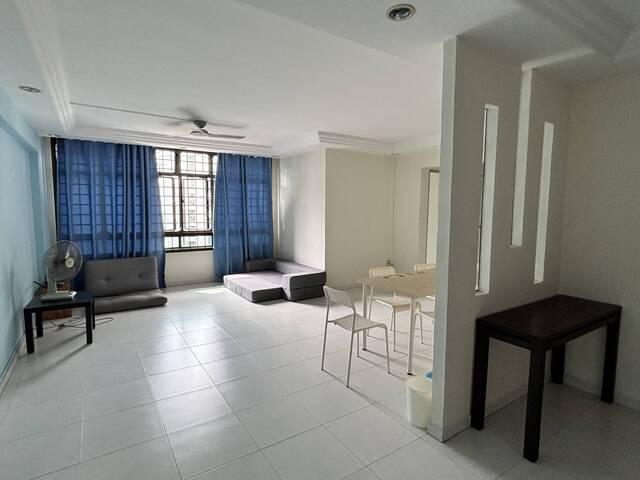 Condominium for rent in Woodlands South, Singapore