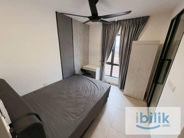 Room for rent in Petaling, Alam Impian