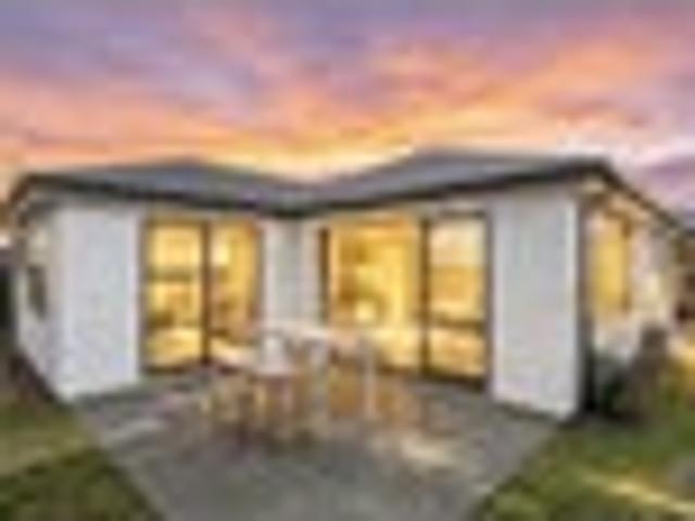 House for sale in Chaslands, Canterbury