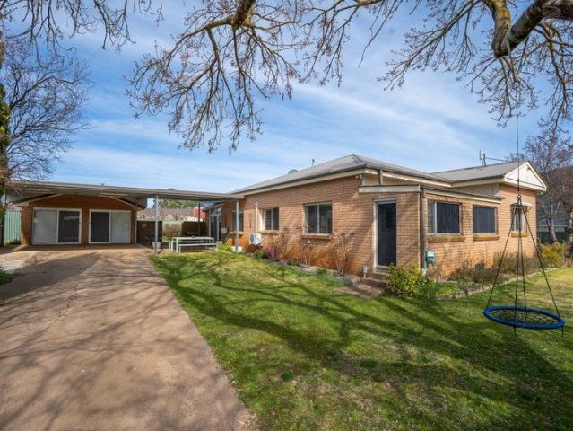 Cottage for sale in Borenore, New South Wales