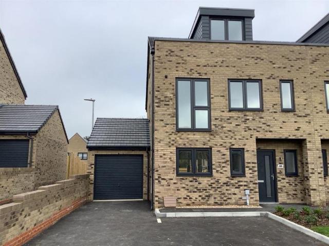 House for rent in Mill Hill, Ash