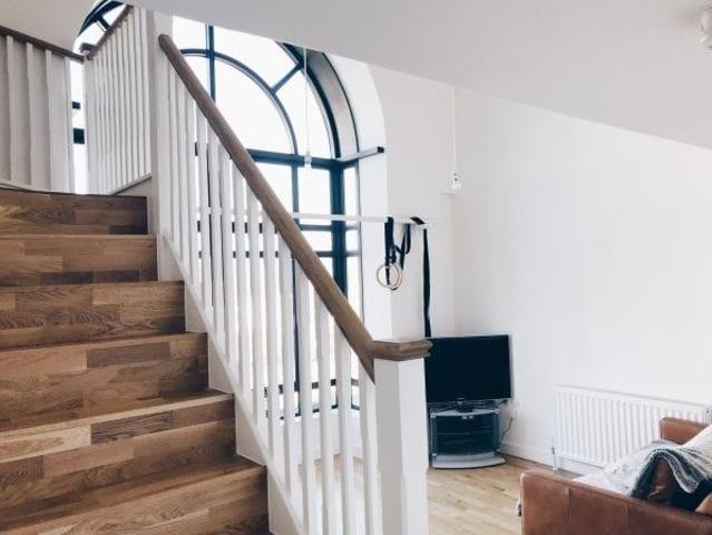 Apartment for rent in Caterham on the Hill, Hillview