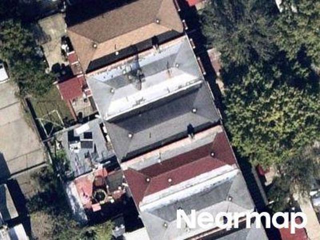 House for sale in The Bronx, Arverne