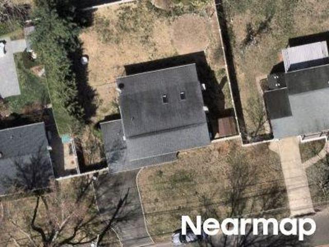 House for sale in Commack