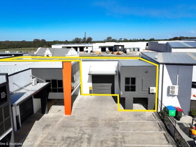 Warehouse for rent in Toombul, Queensland