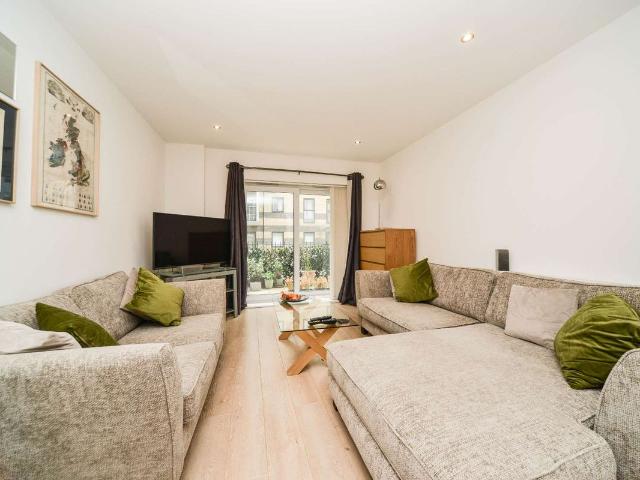 Apartment for rent in Rush Green, Greater London