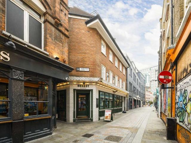 Apartment for rent in Lyons, Greater London