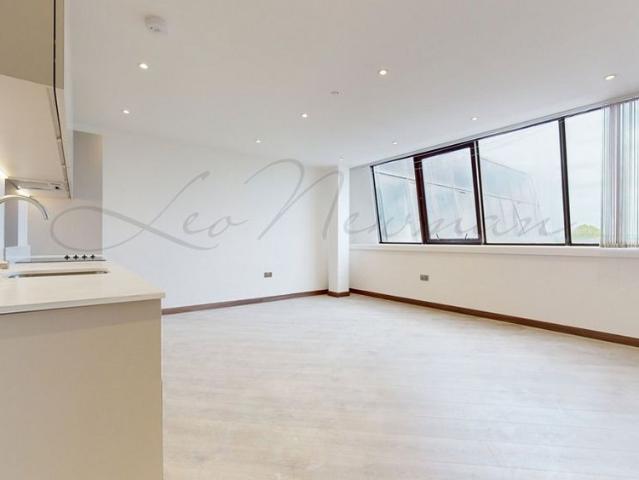 Apartment for rent in Widmore, Greater London
