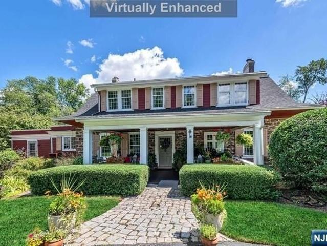 House for sale in Hillsdale