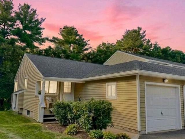 Condo for sale in Pine Hill, Simsbury