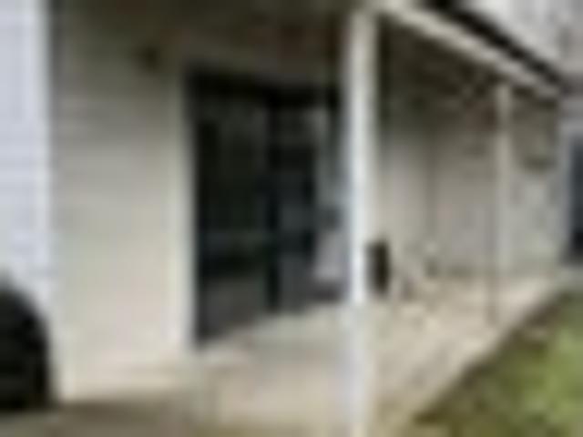 Townhouse for rent in Chaslands, Canterbury