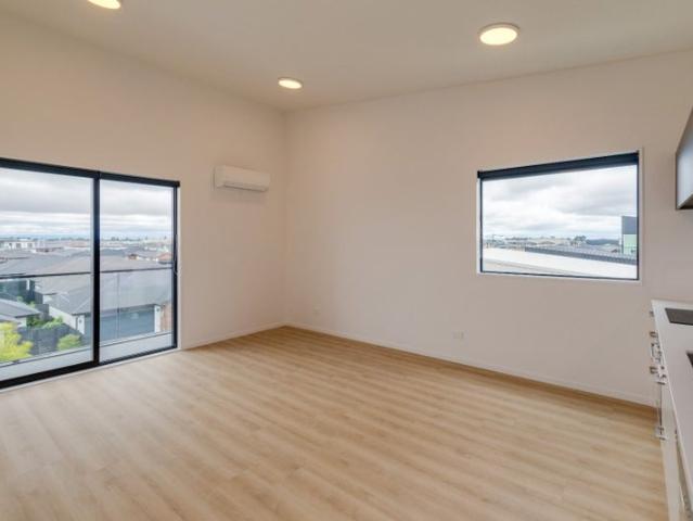 Apartment for rent in Chaslands, Canterbury