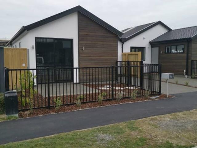 House for rent in Chaslands, Canterbury