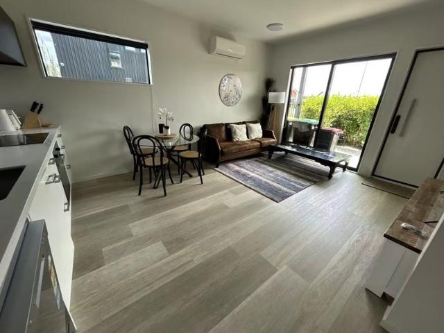 Apartment for rent in Chaslands, Canterbury