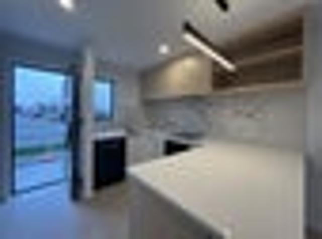 Townhouse for rent in Chaslands, Canterbury