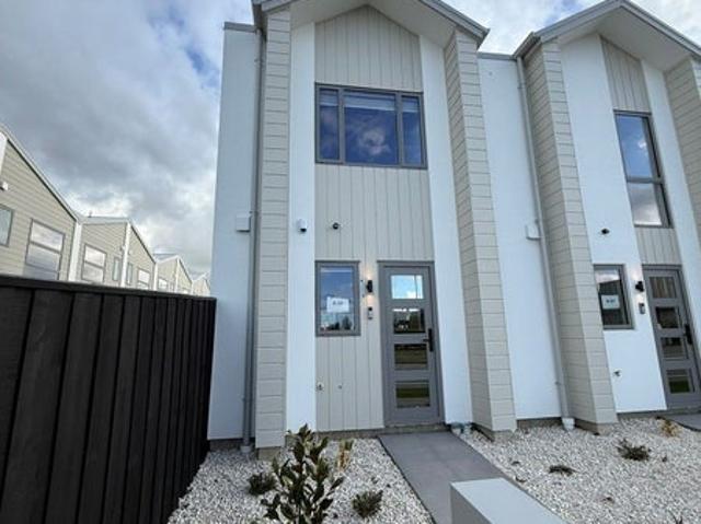 House for rent in Chaslands, Canterbury