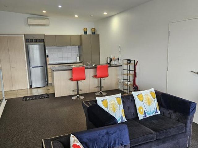 Apartment for rent in Chaslands, Canterbury
