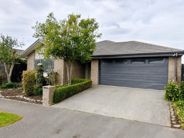 House for rent in Chaslands, Canterbury
