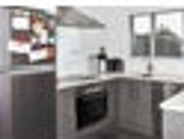Townhouse for rent in Chaslands, Canterbury