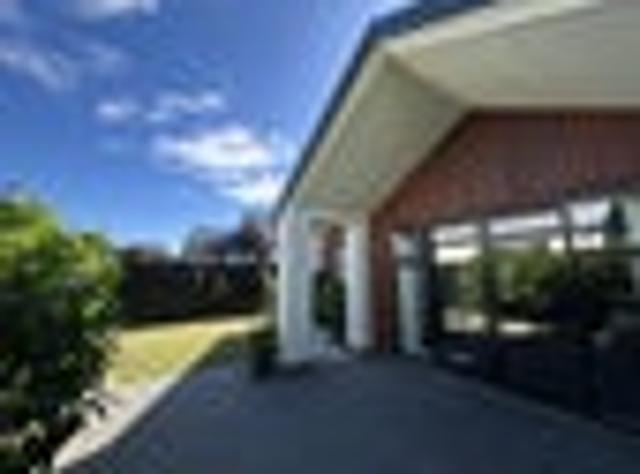 House for rent in Chaslands, Canterbury