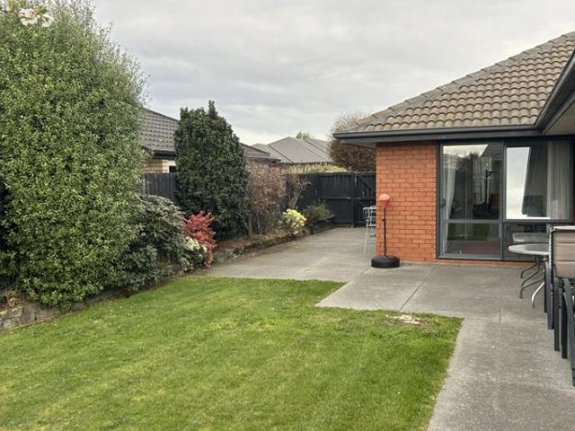 House for rent in Chaslands, Canterbury